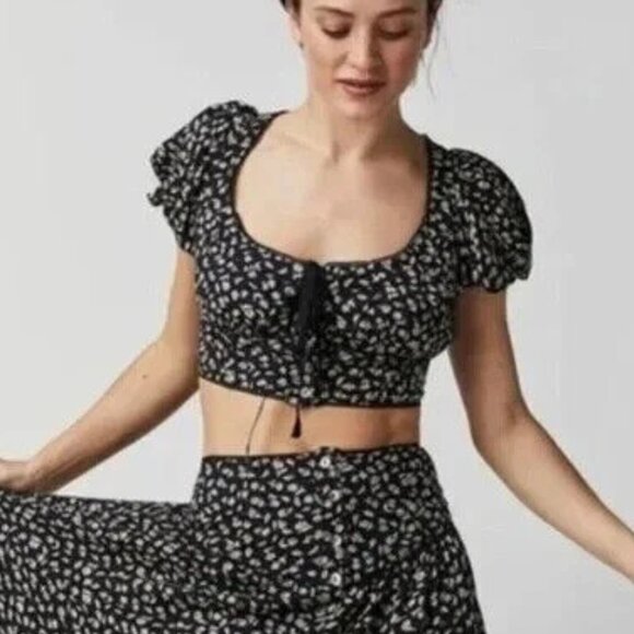 Free People Tops - Free People Easy To Love Cropped Top Buttondown Smocked Printed XS